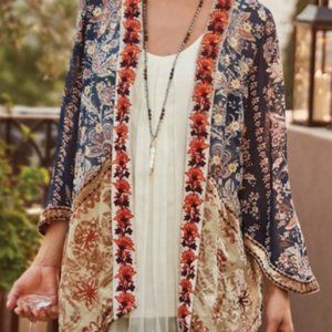 Kimono - Moonlight Garden Topper Color: Multi Size: XS